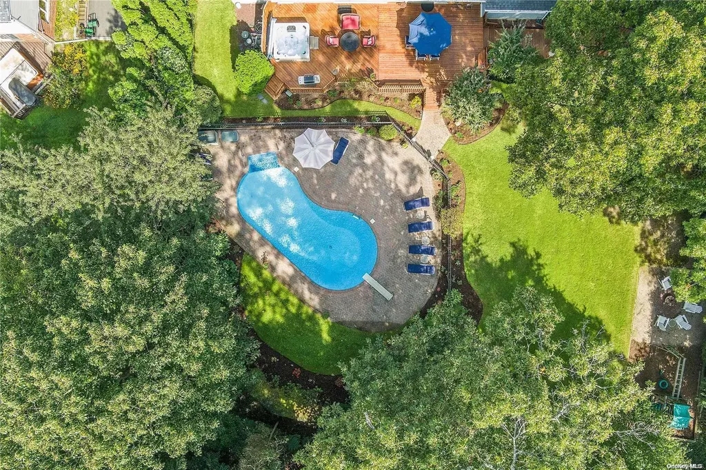 6 Ridgeview Lane Huntington NY 11743