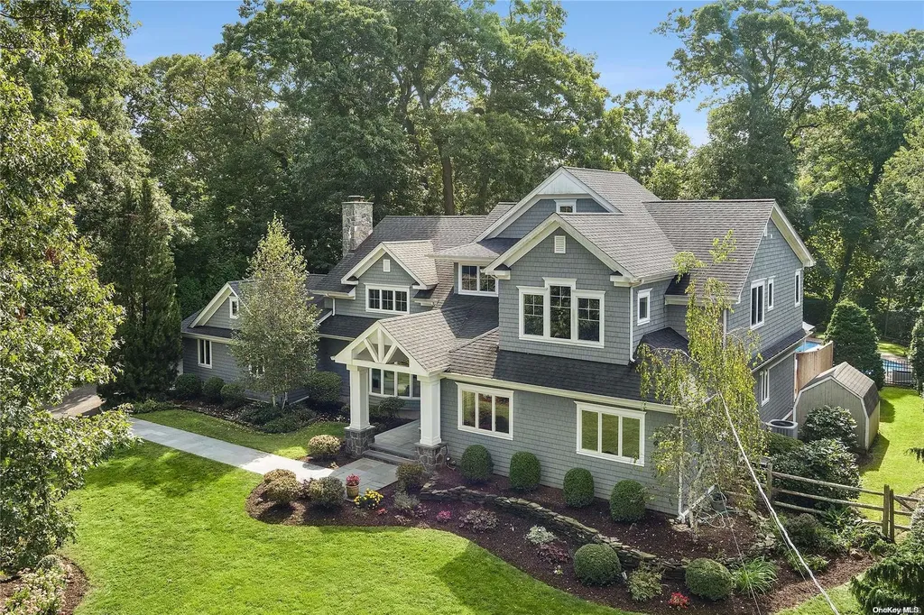 6 Ridgeview Lane Huntington NY 11743