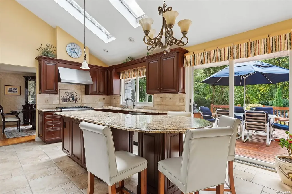 6 Ridgeview Lane Huntington NY 11743