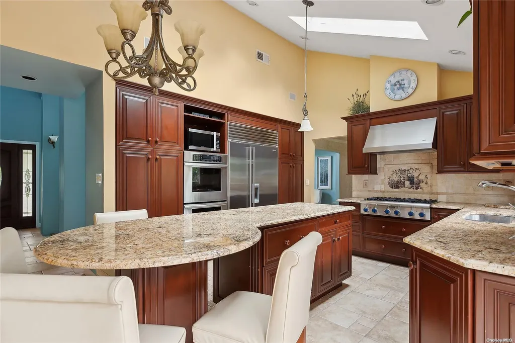 6 Ridgeview Lane Huntington NY 11743