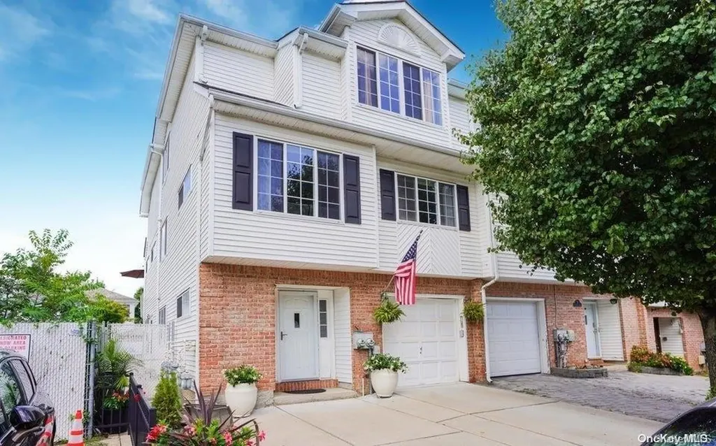 39 Spruce Lane Staten Island NY 10309