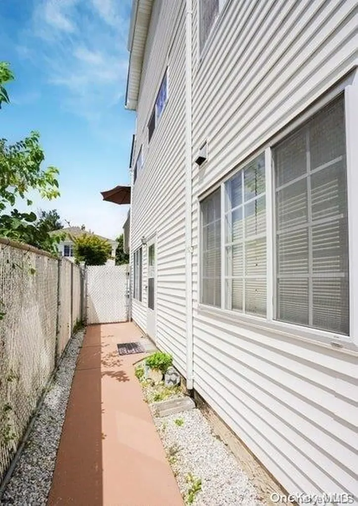 39 Spruce Lane Staten Island NY 10309
