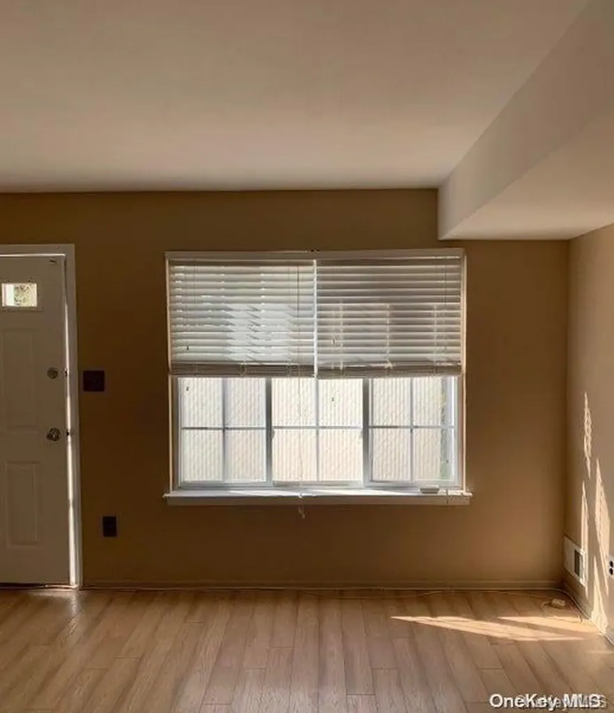 39 Spruce Lane Staten Island NY 10309