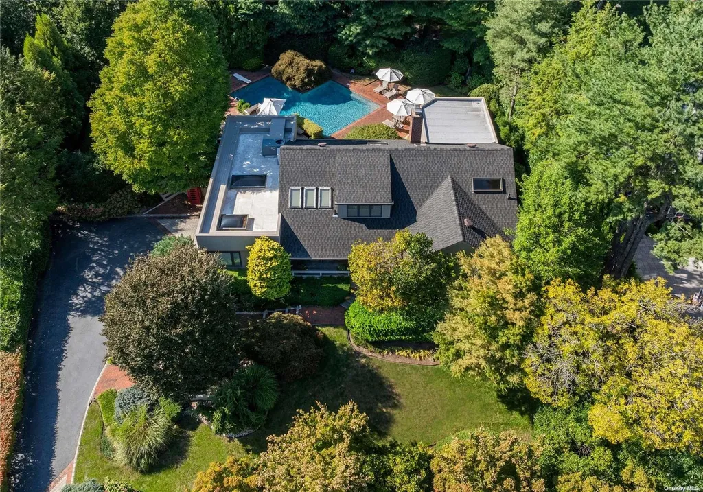 29 Hickory Drive Great Neck NY 11021