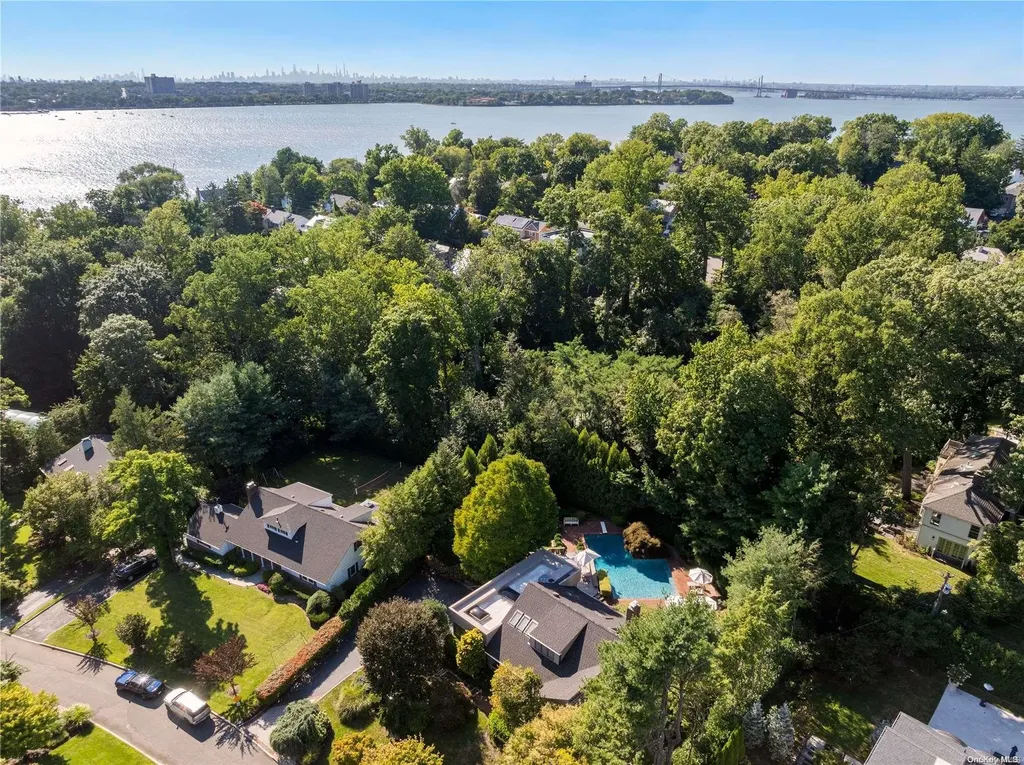 29 Hickory Drive Great Neck NY 11021