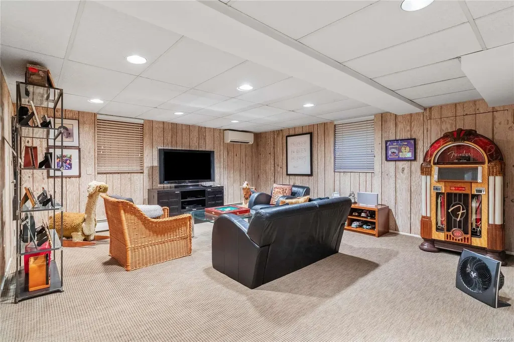 29 Hickory Drive Great Neck NY 11021