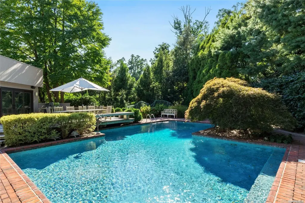29 Hickory Drive Great Neck NY 11021