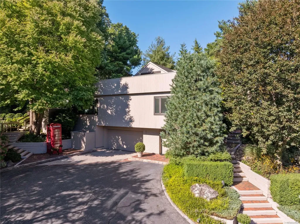 29 Hickory Drive Great Neck NY 11021