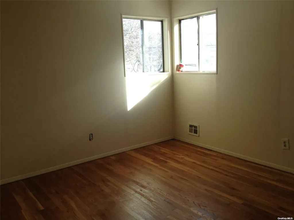 2 Weldon Street Islip NY 11751