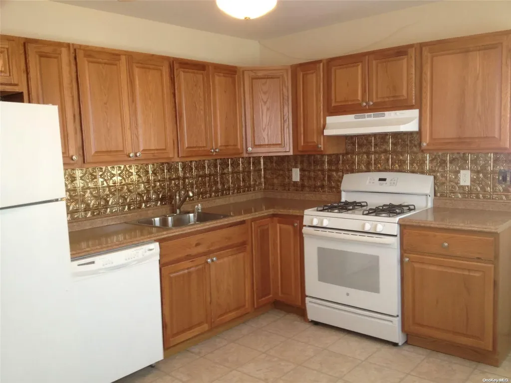 2 Weldon Street Islip NY 11751