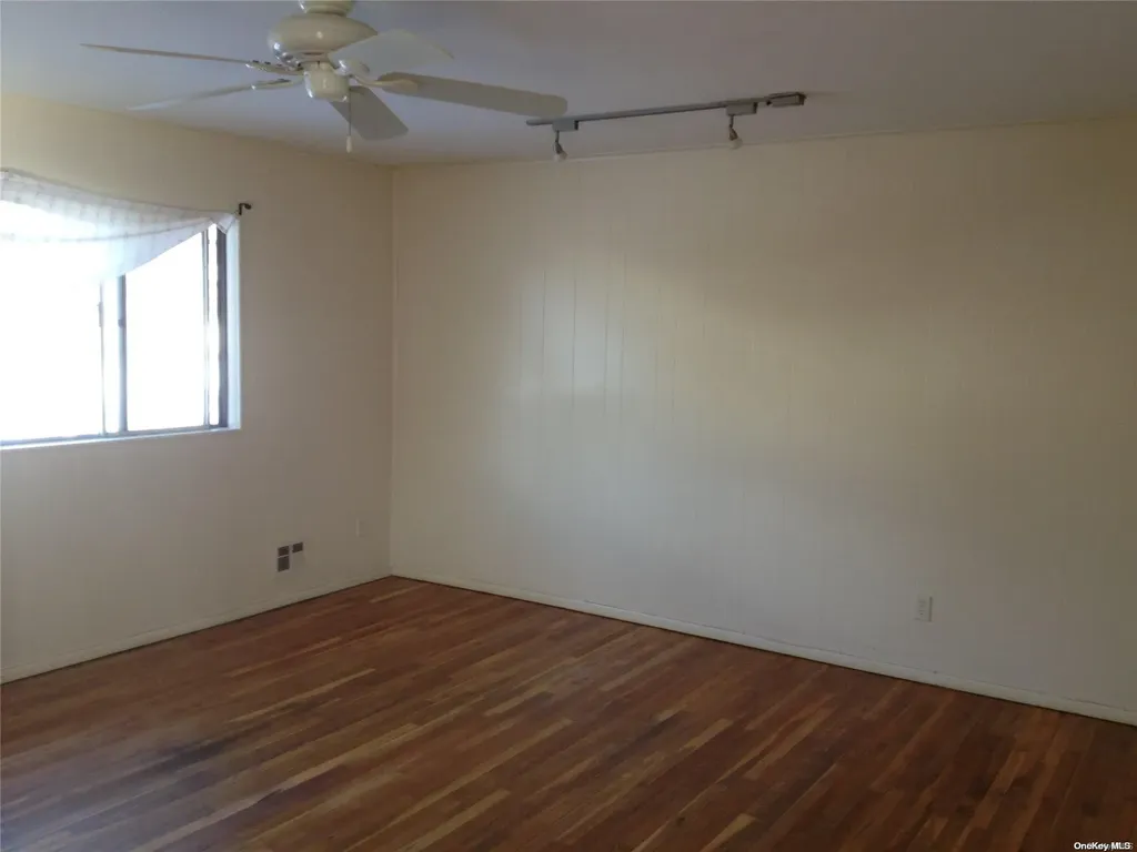 2 Weldon Street Islip NY 11751