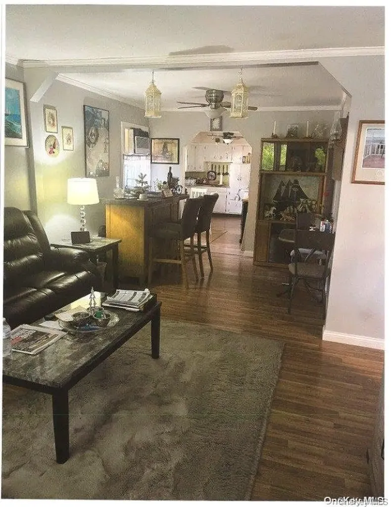 330 Florida Avenue Copiague NY 11726