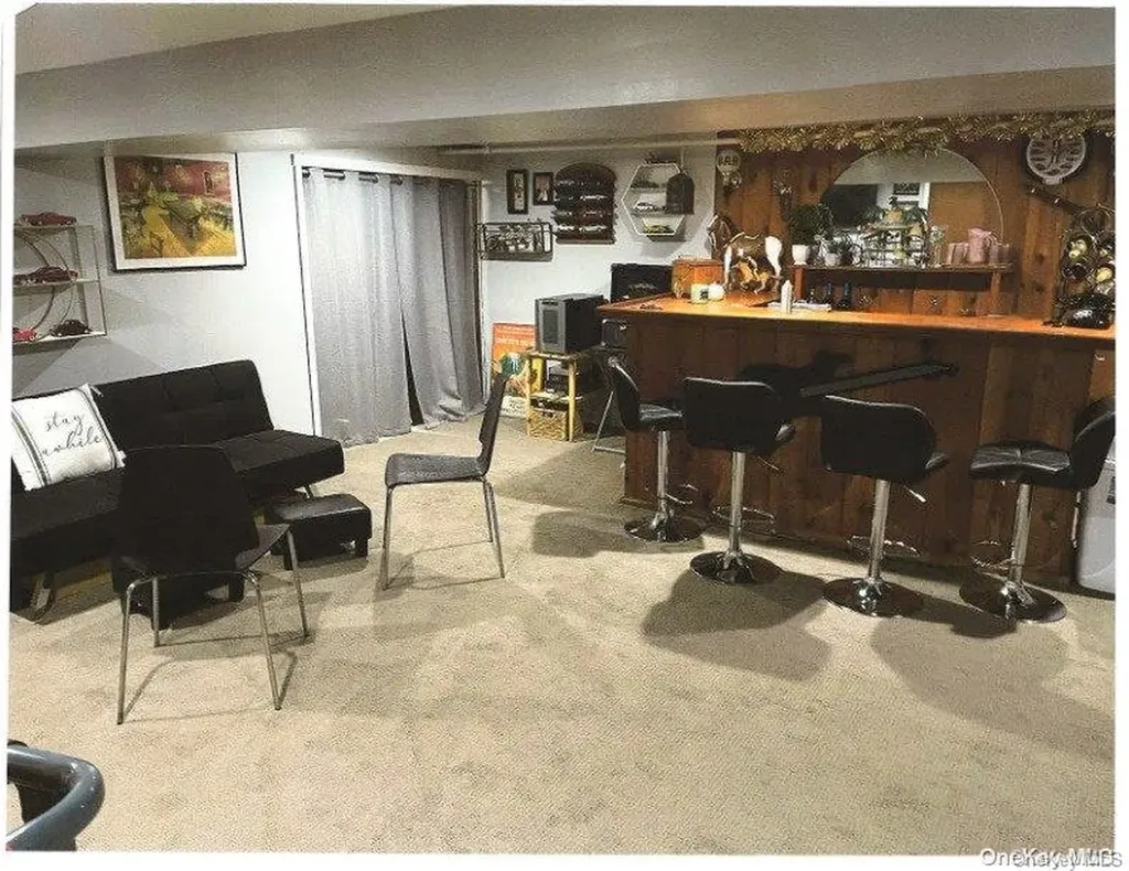 330 Florida Avenue Copiague NY 11726