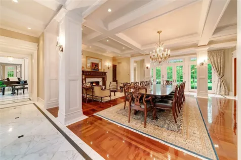 11 Dupont Court Brookville NY 11548