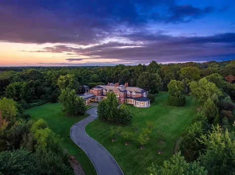 11 Dupont Court Brookville NY 11548