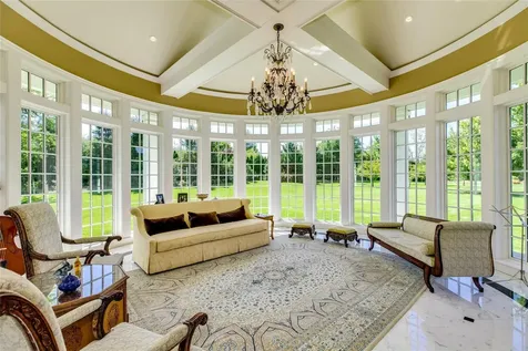 11 Dupont Court Brookville NY 11548