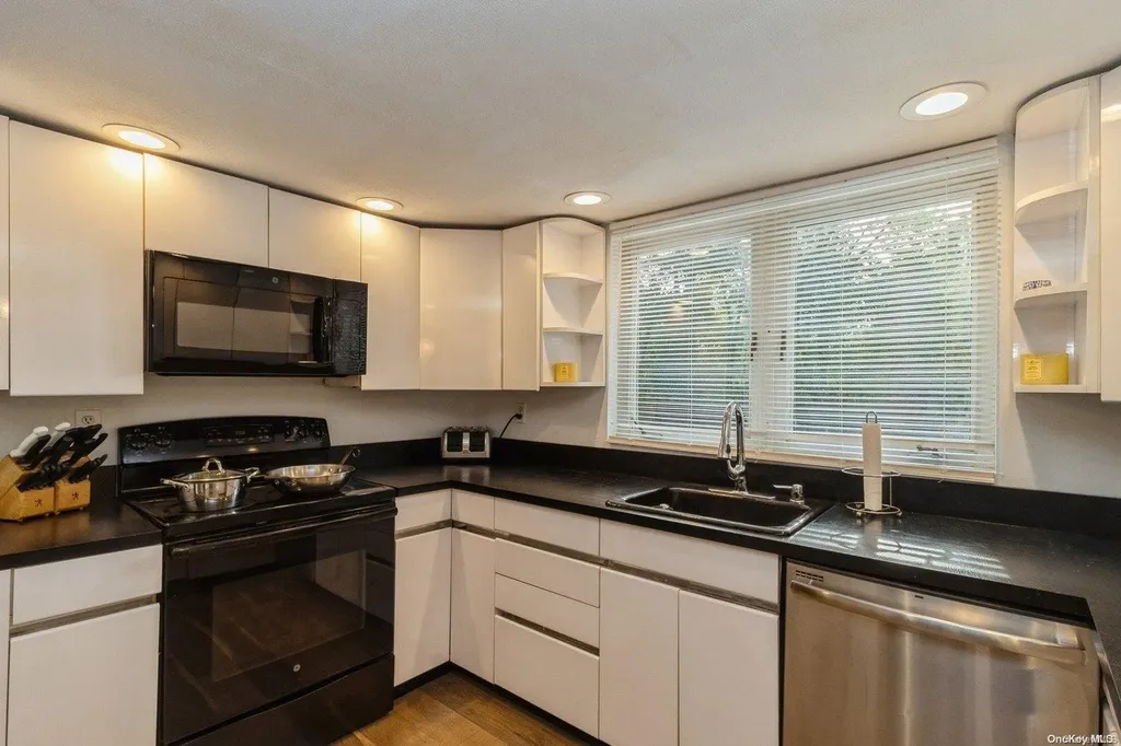 16 Sharon Drive Coram NY 11727