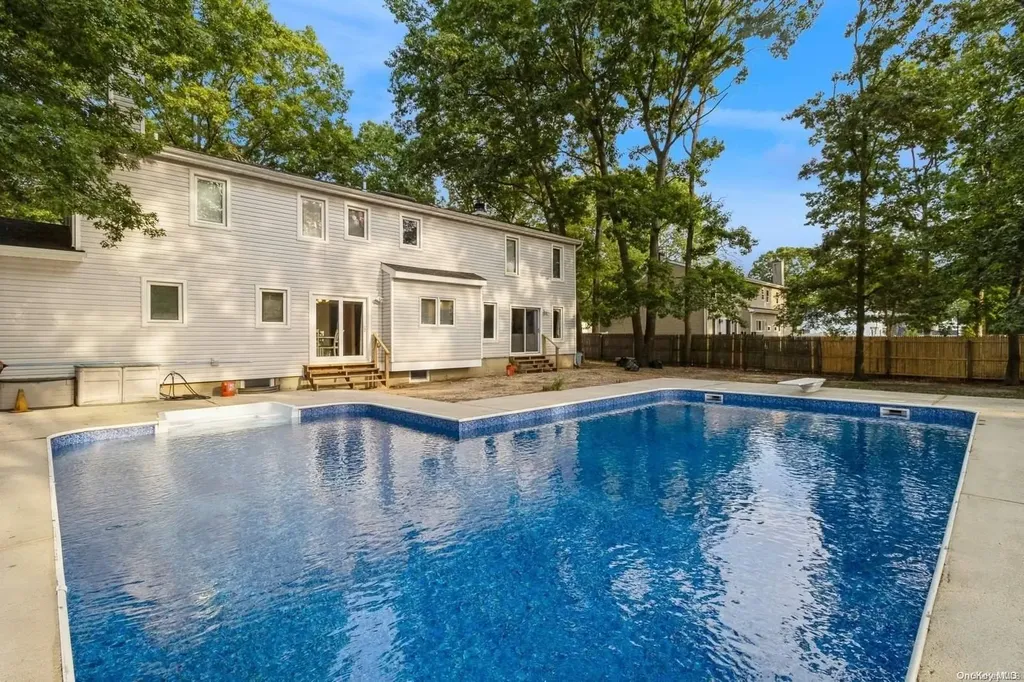 16 Sharon Drive Coram NY 11727