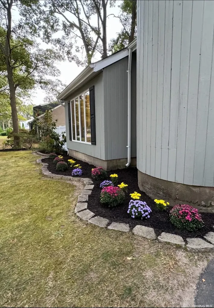16 Sharon Drive Coram NY 11727