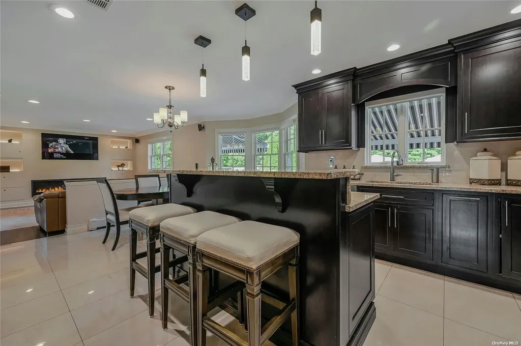 21 Jesse Way Mount Sinai NY 11766