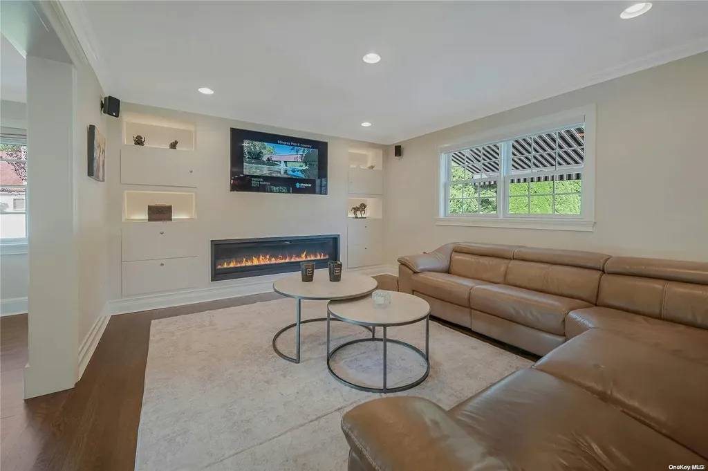21 Jesse Way Mount Sinai NY 11766