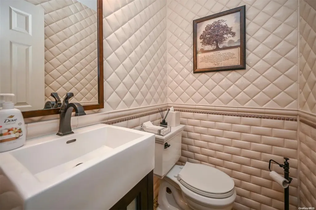 21 Jesse Way Mount Sinai NY 11766