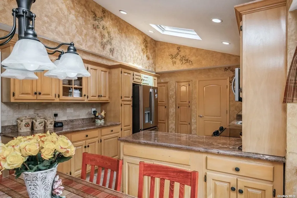 2 Bishop Court Bethpage NY 11714