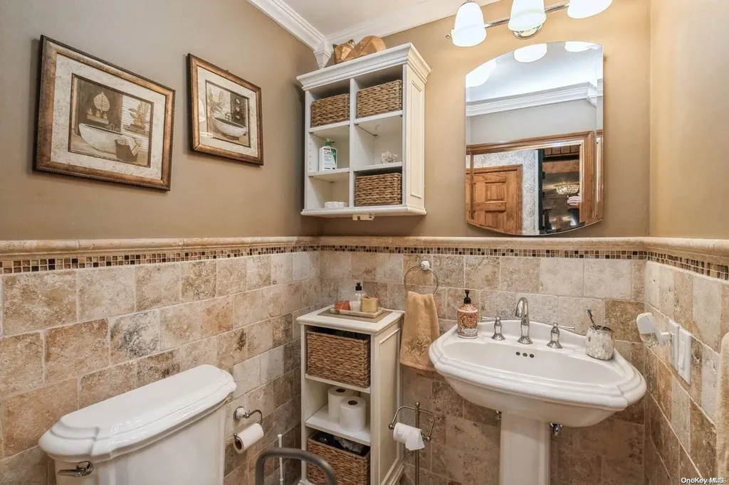 2 Bishop Court Bethpage NY 11714