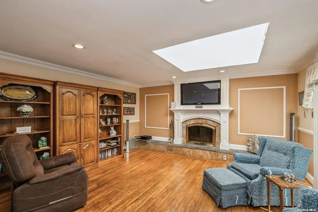 2 Bishop Court Bethpage NY 11714