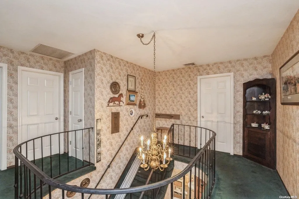 2 Bishop Court Bethpage NY 11714
