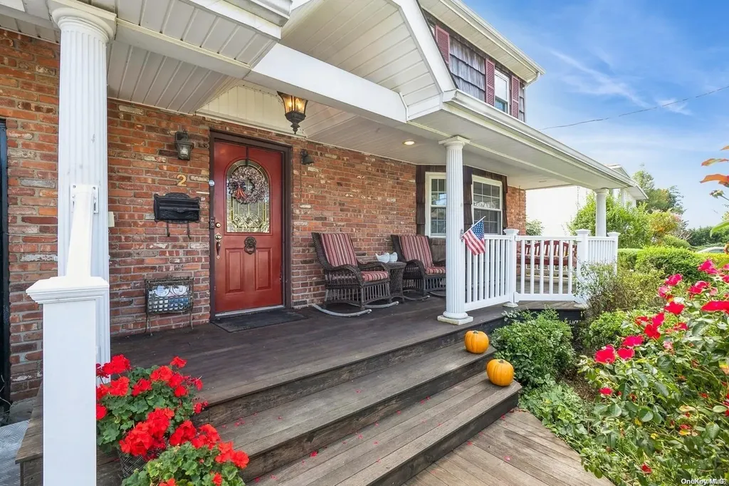 2 Bishop Court Bethpage NY 11714