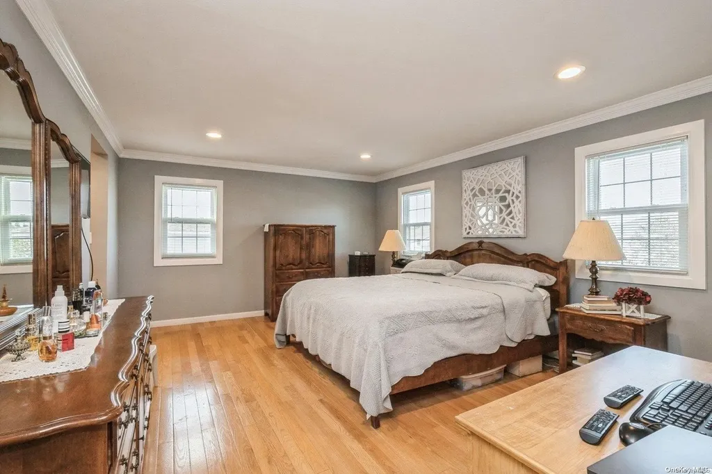 2 Bishop Court Bethpage NY 11714