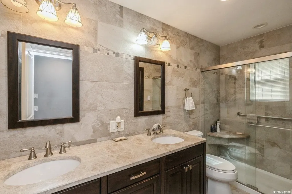 2 Bishop Court Bethpage NY 11714