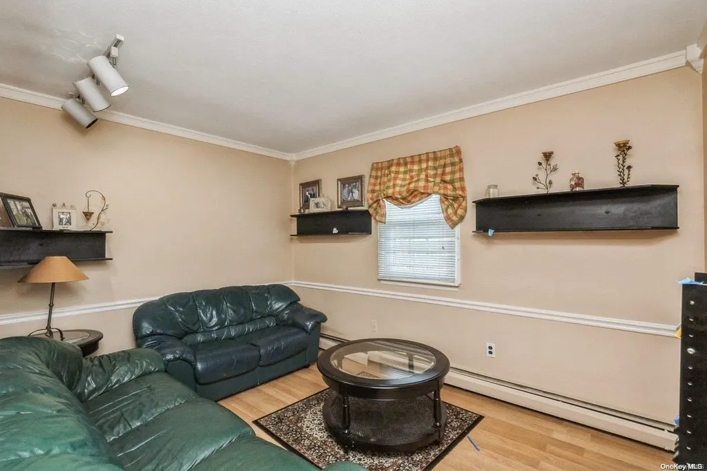 2 Bishop Court Bethpage NY 11714