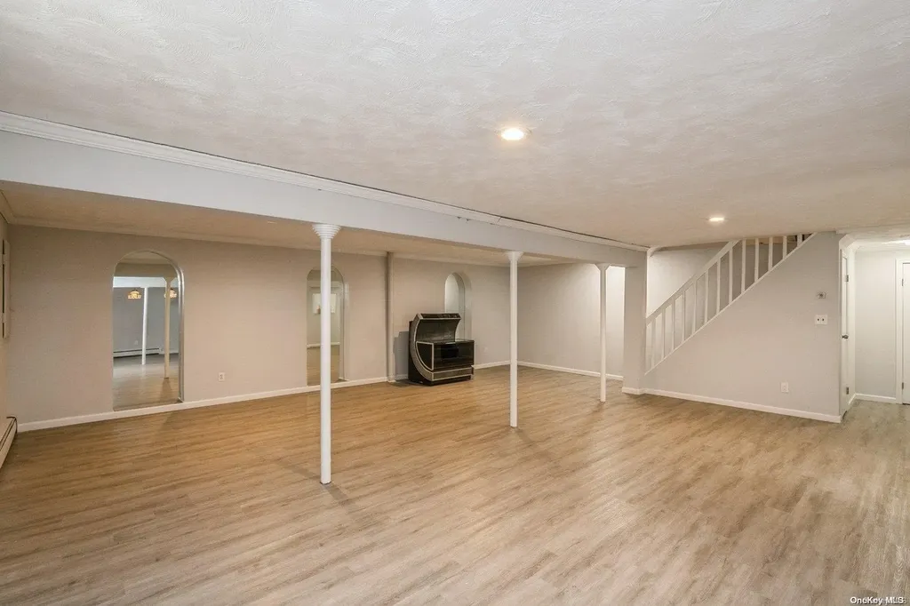 2 Bishop Court Bethpage NY 11714