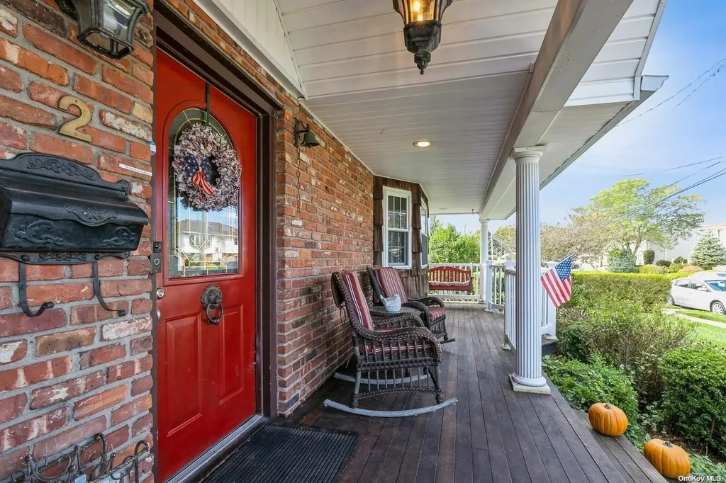 2 Bishop Court Bethpage NY 11714