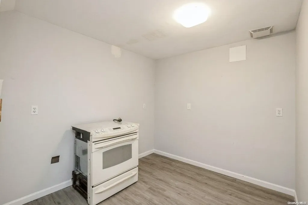 2 Bishop Court Bethpage NY 11714