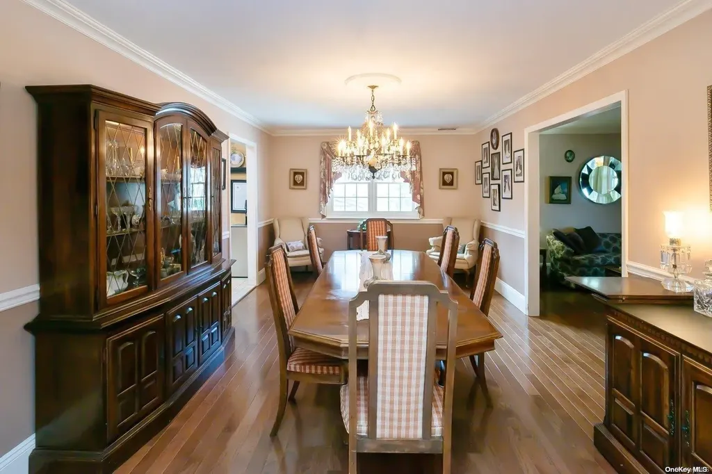 2 Bishop Court Bethpage NY 11714