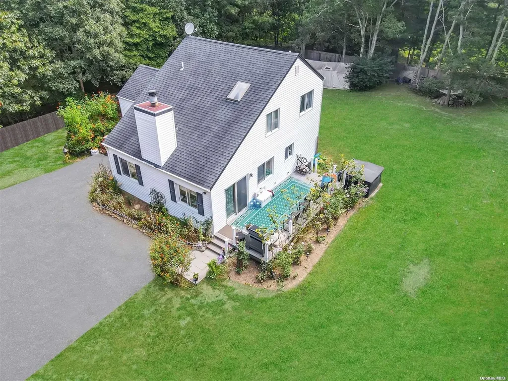6 Spruce Street East Hampton NY 11937