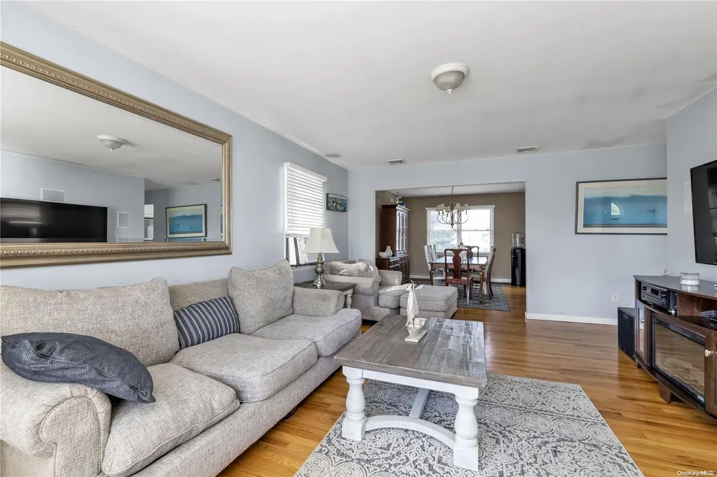 406 S Ocean Avenue Freeport NY 11520