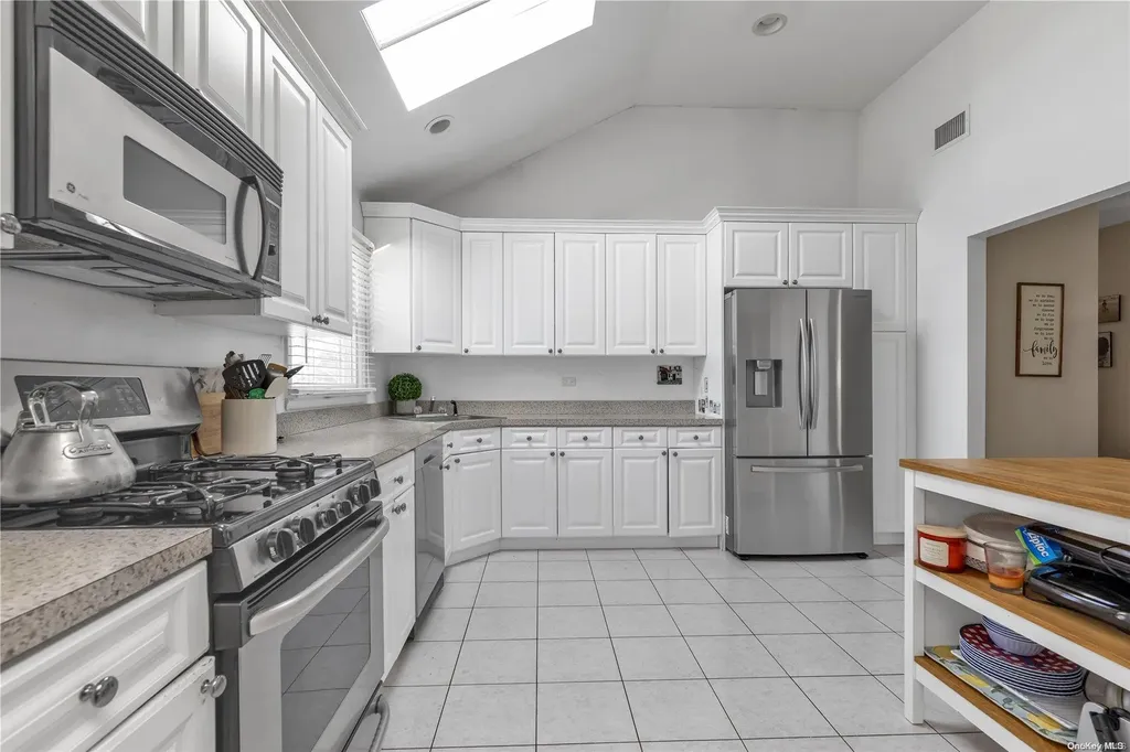 406 S Ocean Avenue Freeport NY 11520