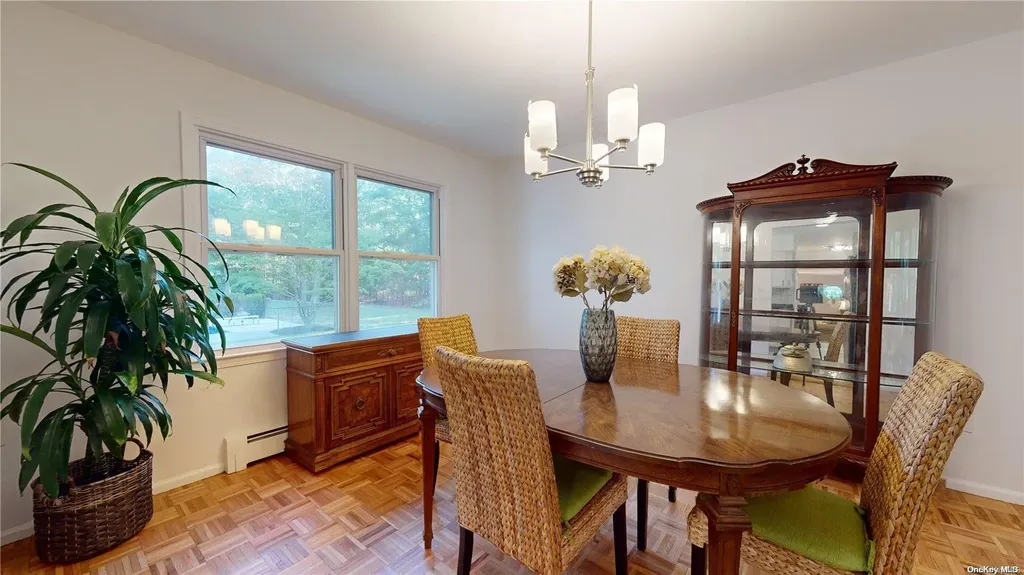 21 Bellows Terrace Hampton Bays NY 11946