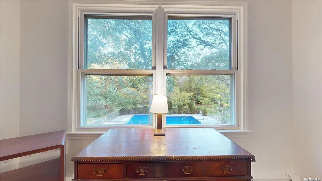 21 Bellows Terrace Hampton Bays NY 11946
