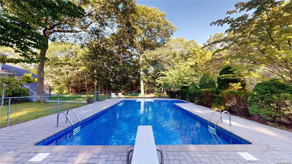 21 Bellows Terrace Hampton Bays NY 11946
