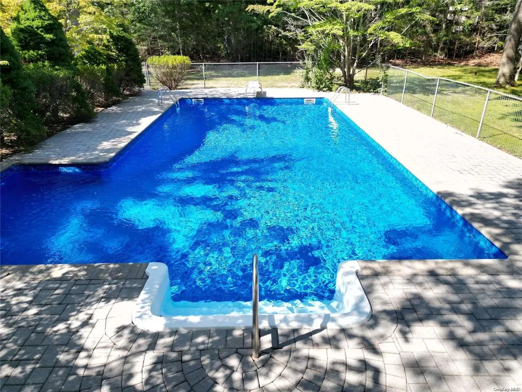 21 Bellows Terrace Hampton Bays NY 11946