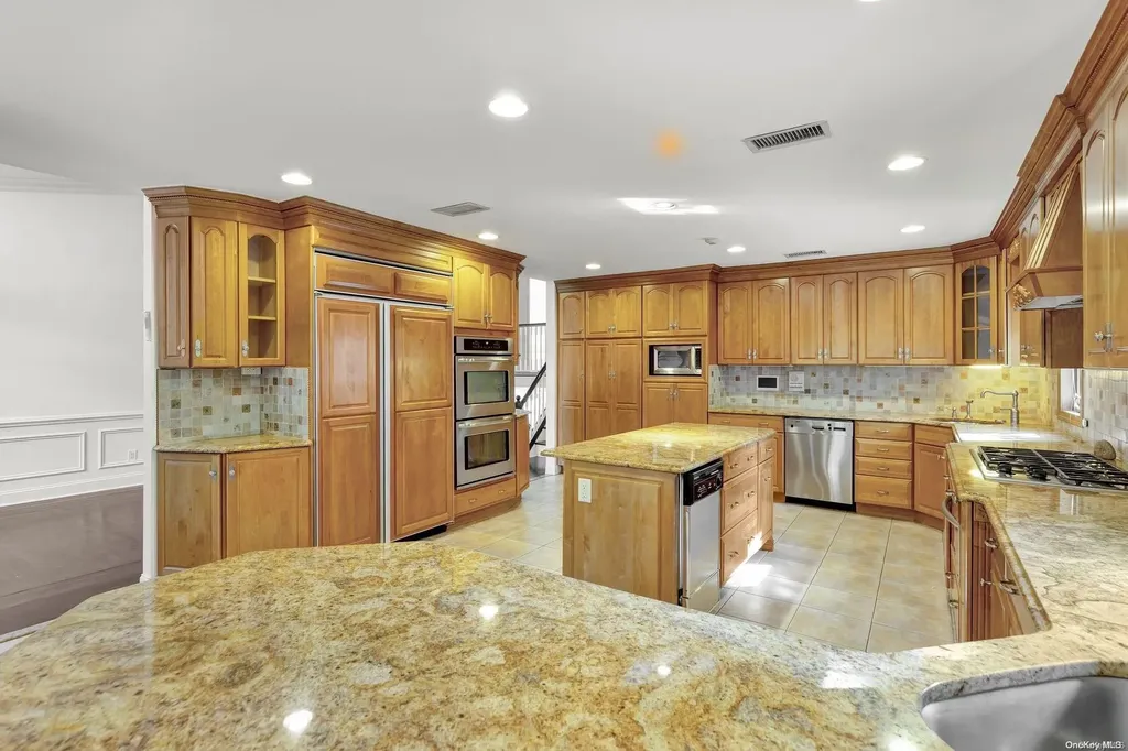621 Oakland Avenue Cedarhurst NY 11516