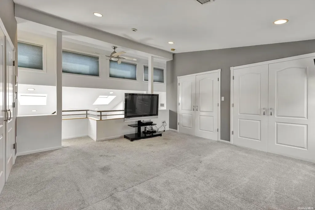 621 Oakland Avenue Cedarhurst NY 11516