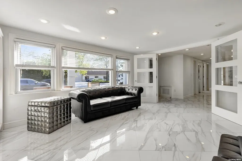 621 Oakland Avenue Cedarhurst NY 11516