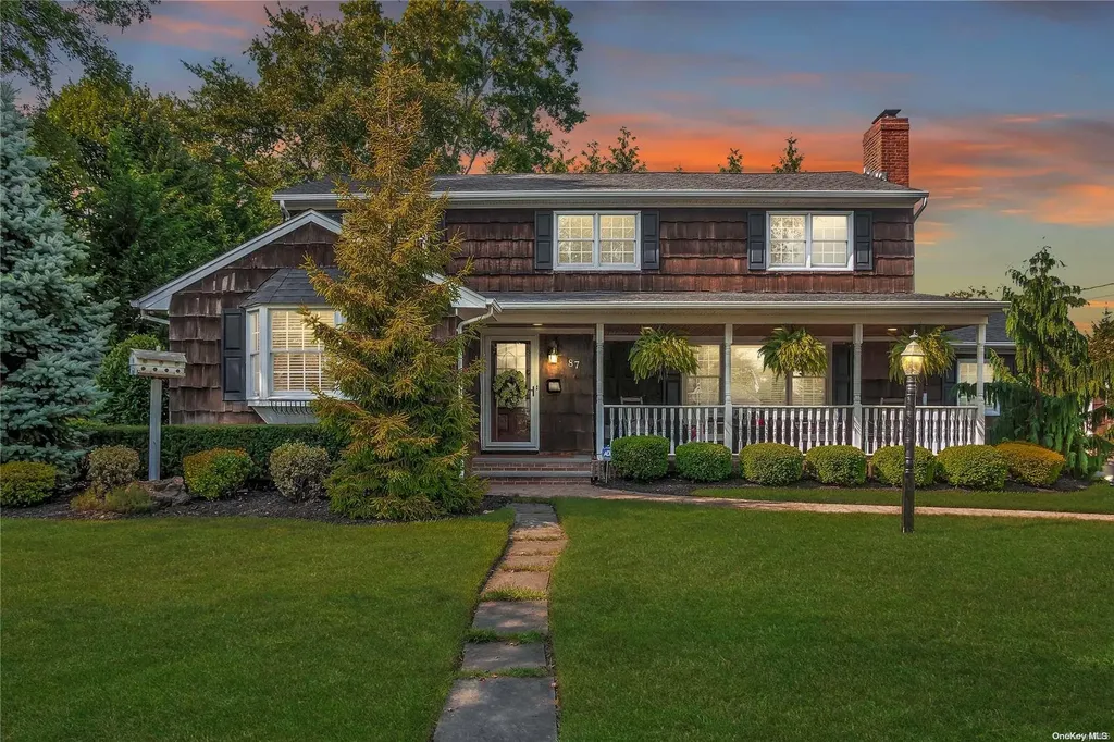 87 Cabot Road Massapequa NY 11758