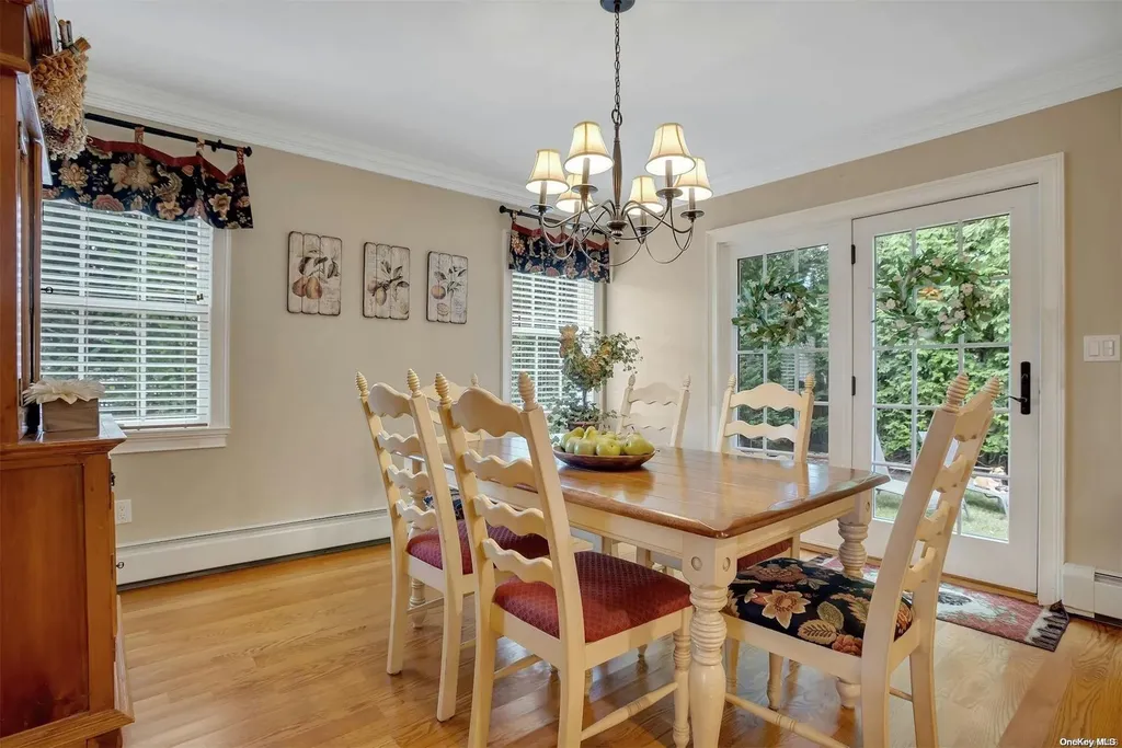 87 Cabot Road Massapequa NY 11758